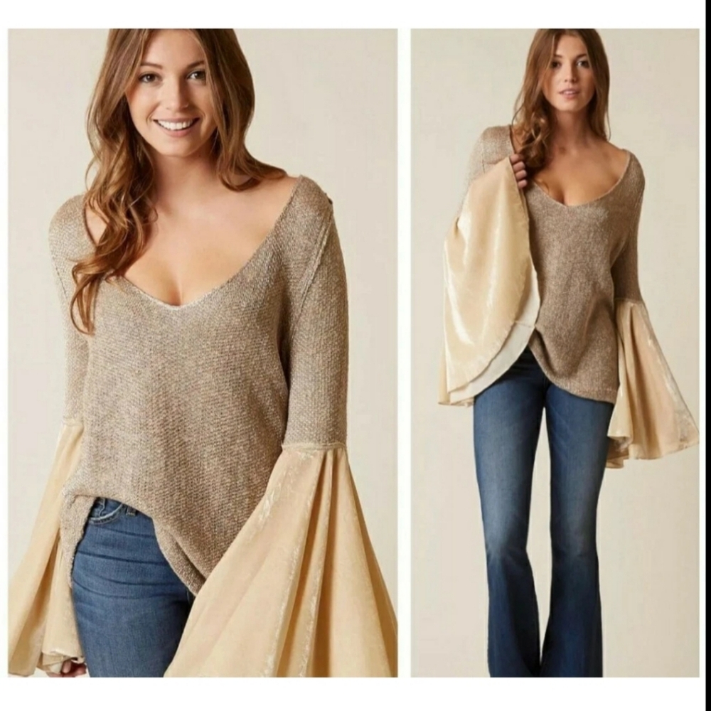 FREE PEOPLE Celestial Velvet Bell Sleeves Sweater Knit Tunic Top Size Small - Picture 2 of 13
